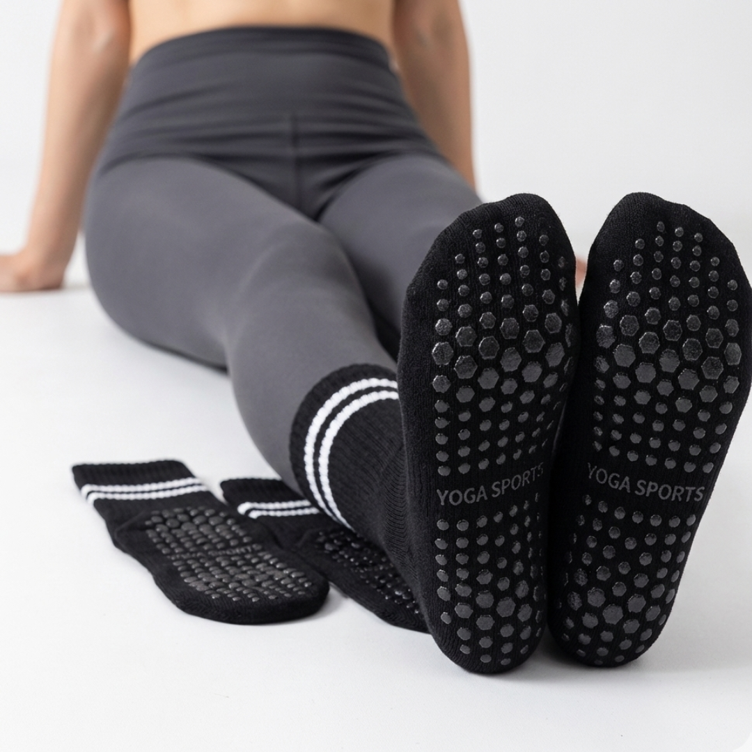 Thrives Outdoor | Pilatra Medium Length Cotton Socks