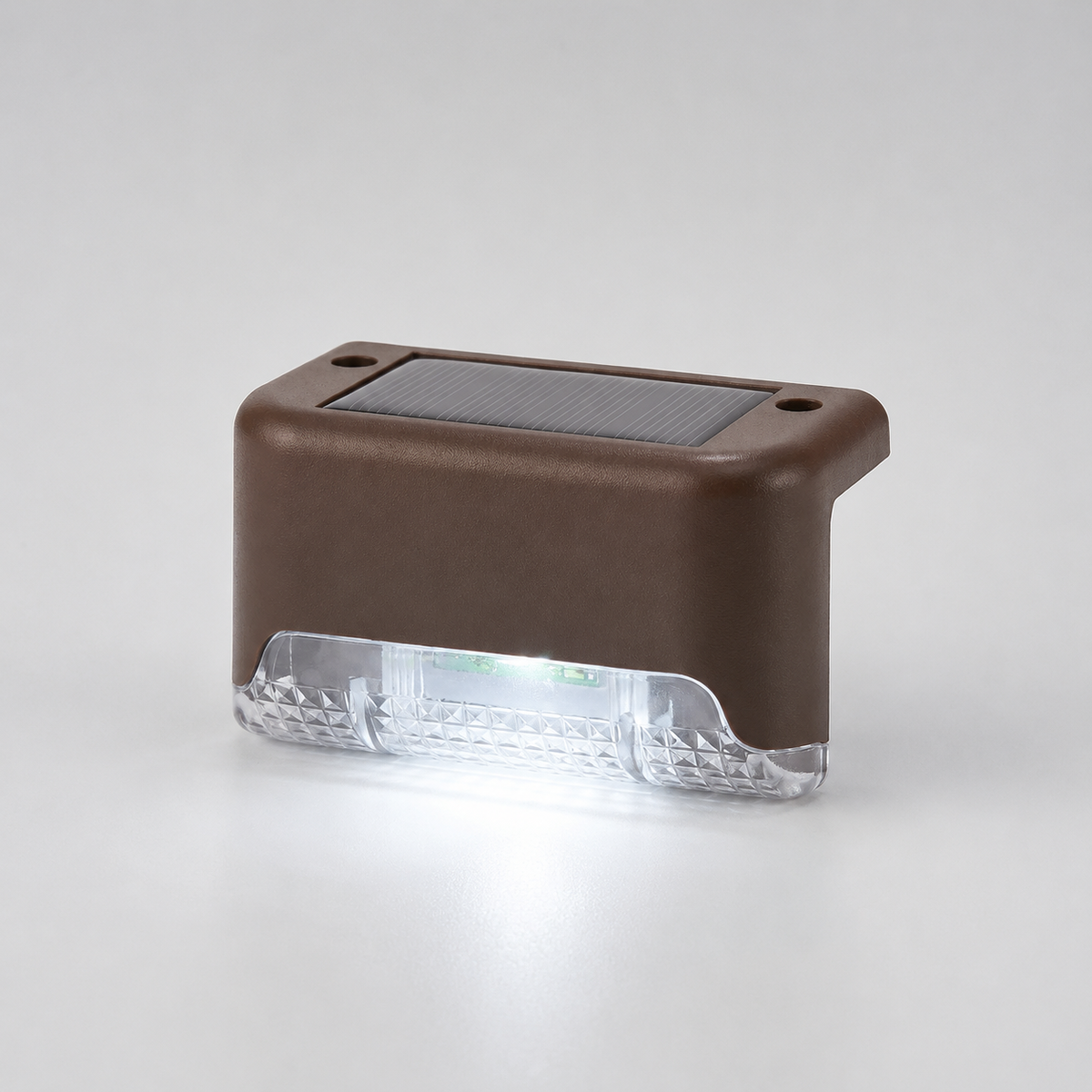 Thrives Outdoor | Soluxe Solar-Powered Outdoor Step Light