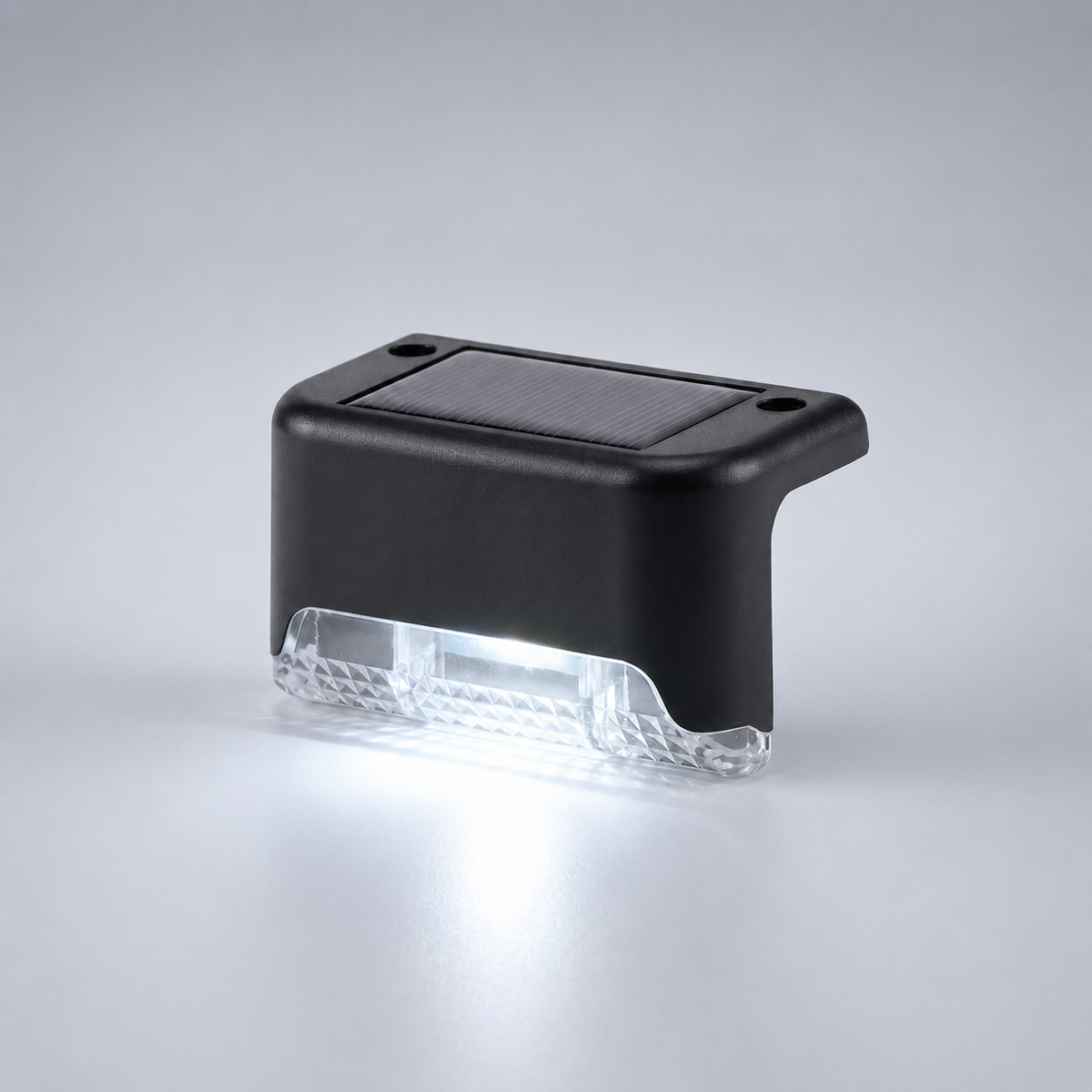Thrives Outdoor | Soluxe Solar-Powered Outdoor Step Light
