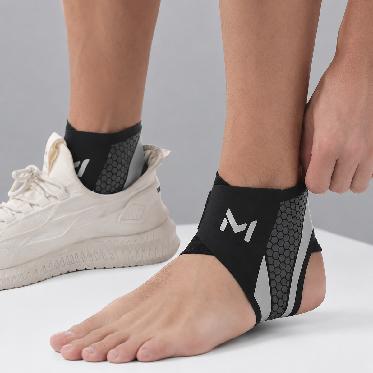 Thrives Outdoor | Ankliro Compression Ankle Support Sleeve