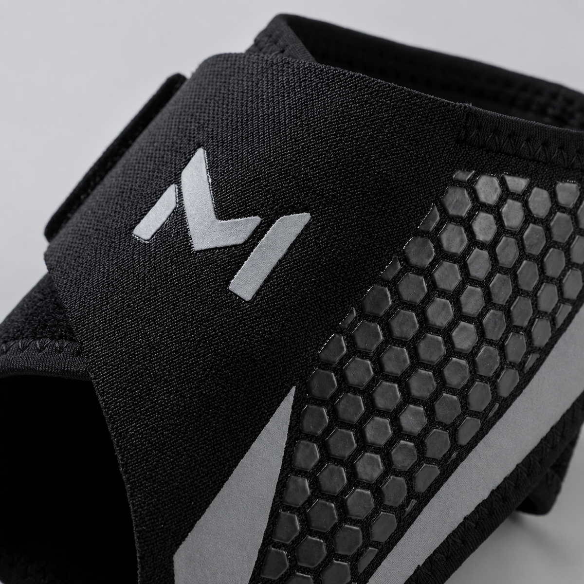 Thrives Outdoor | Ankliro Compression Ankle Support Sleeve