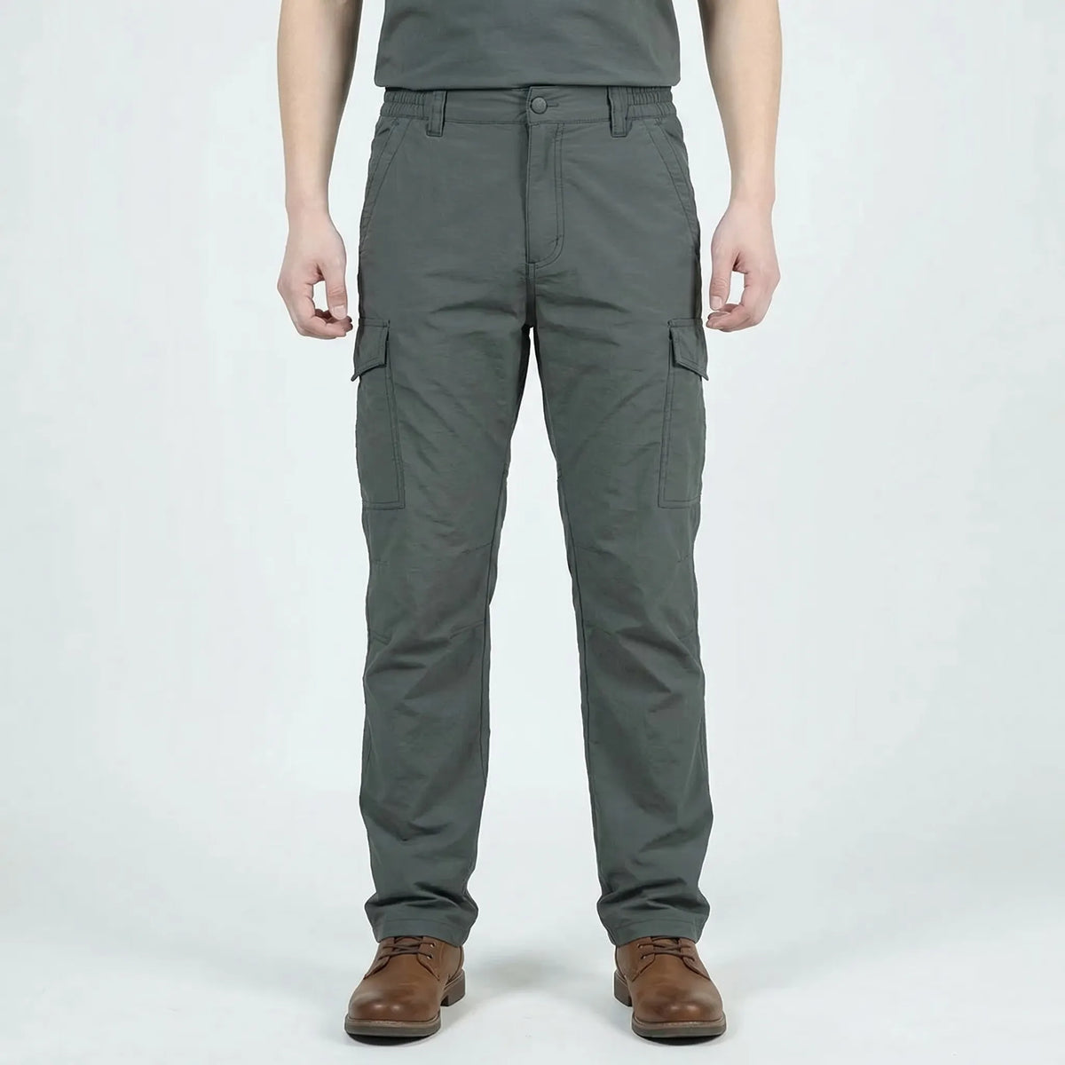 Tactical cargo trousers with multiple pockets and water-repellent fabric