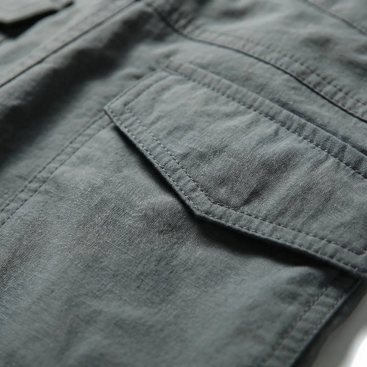 Tactical cargo trousers with multiple pockets and water-repellent fabric