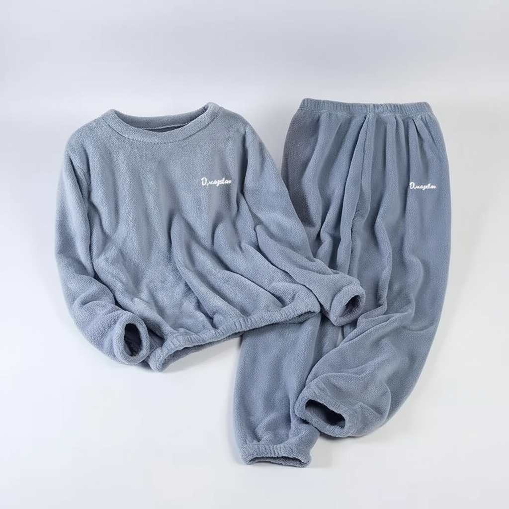 Women's cosy knit pyjama set with breathable warm insulation
