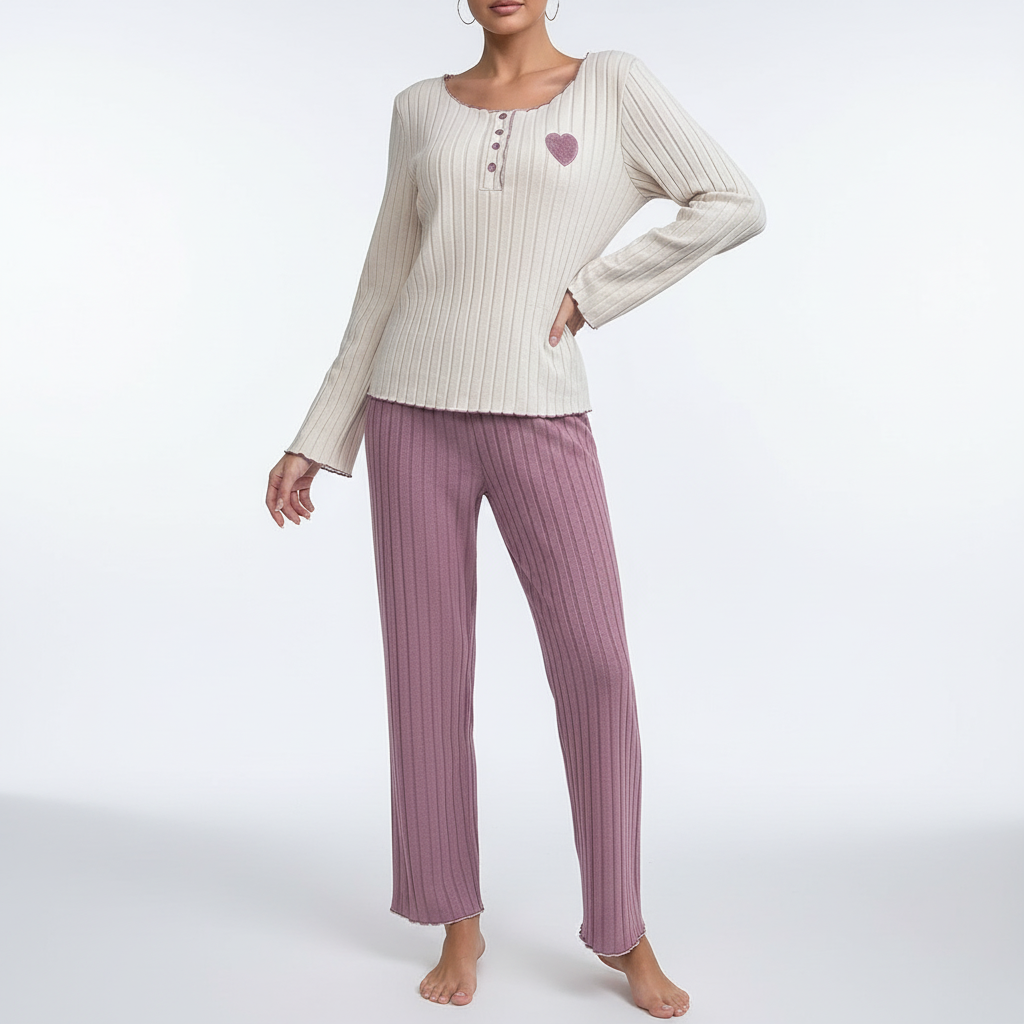 Women's ribbed pyjama set with long sleeves and ankle-length trousers