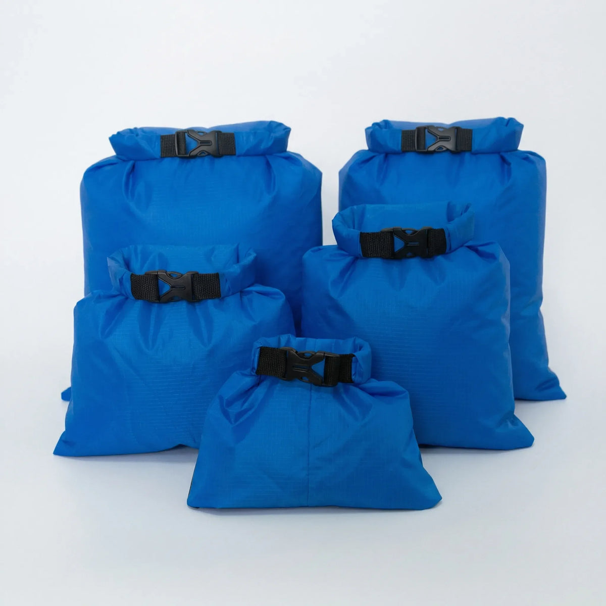 Roll top waterproof dry sacks set with quick-attach clip