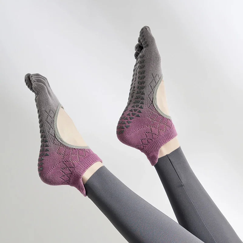 Five toe non-slip yoga socks with silicone grip sole