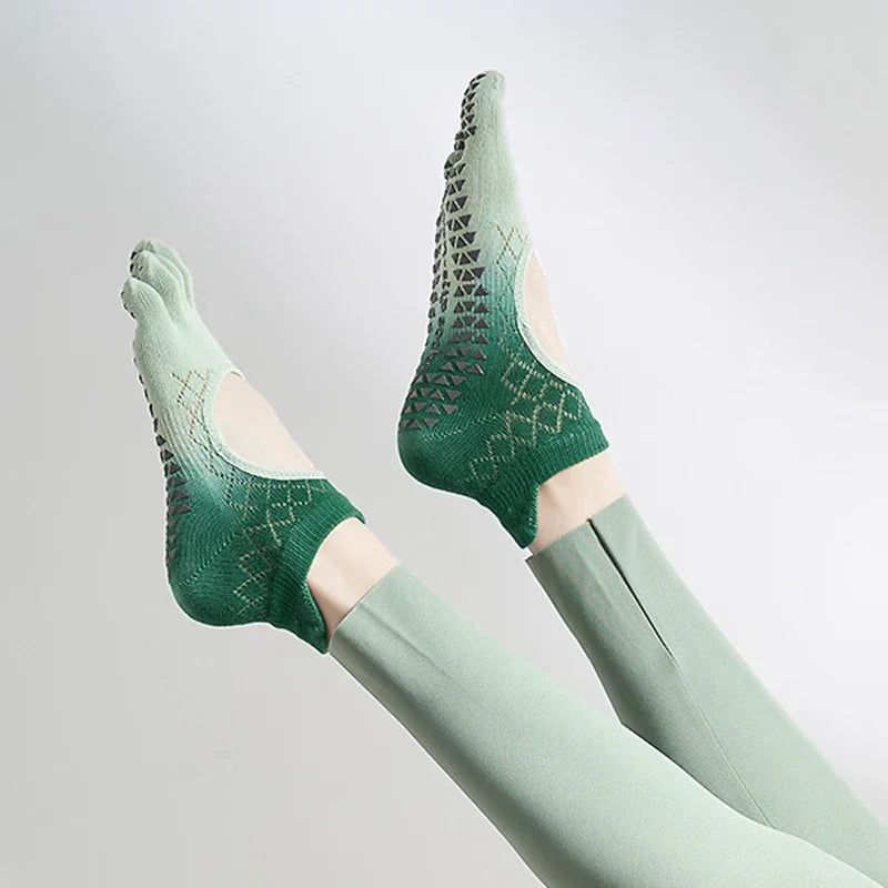 Five toe non-slip yoga socks with silicone grip sole