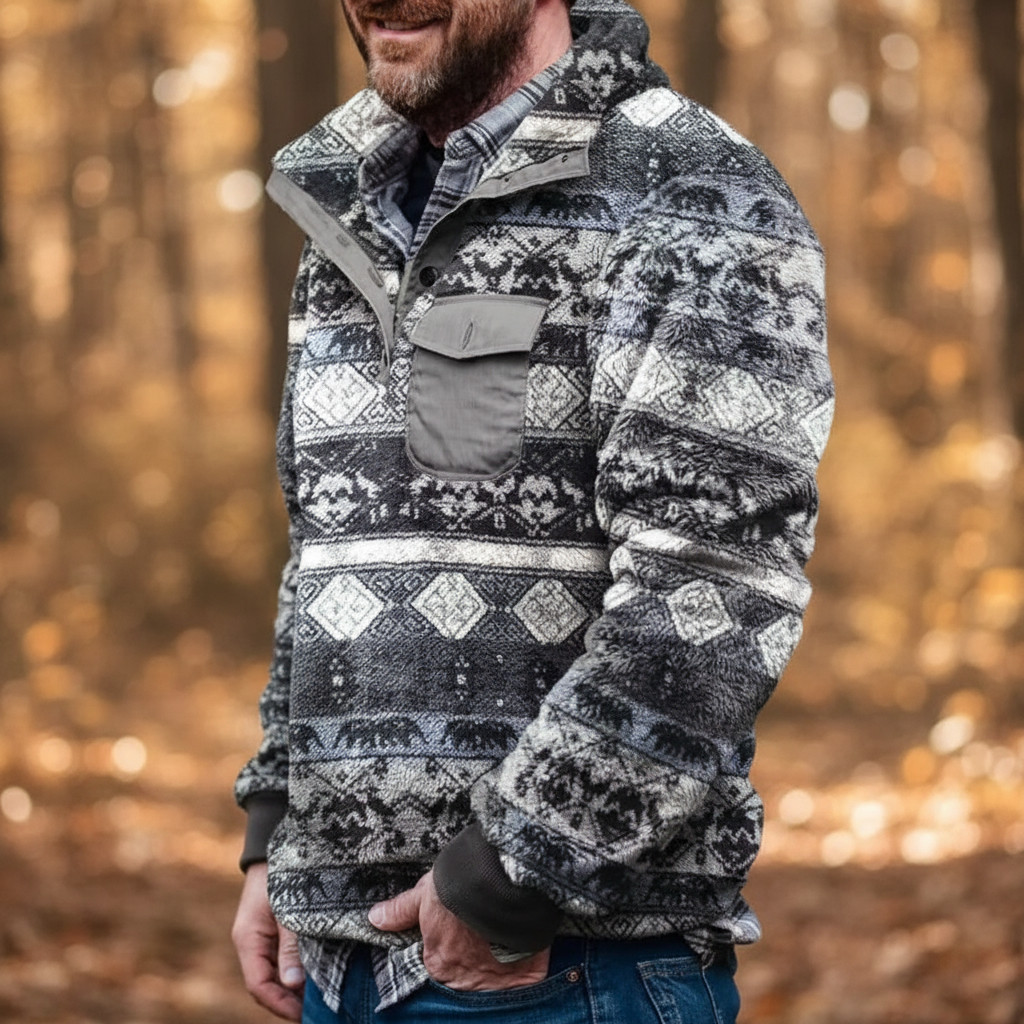 Long-sleeve fleece hoodie with classic pattern and chest pocket
