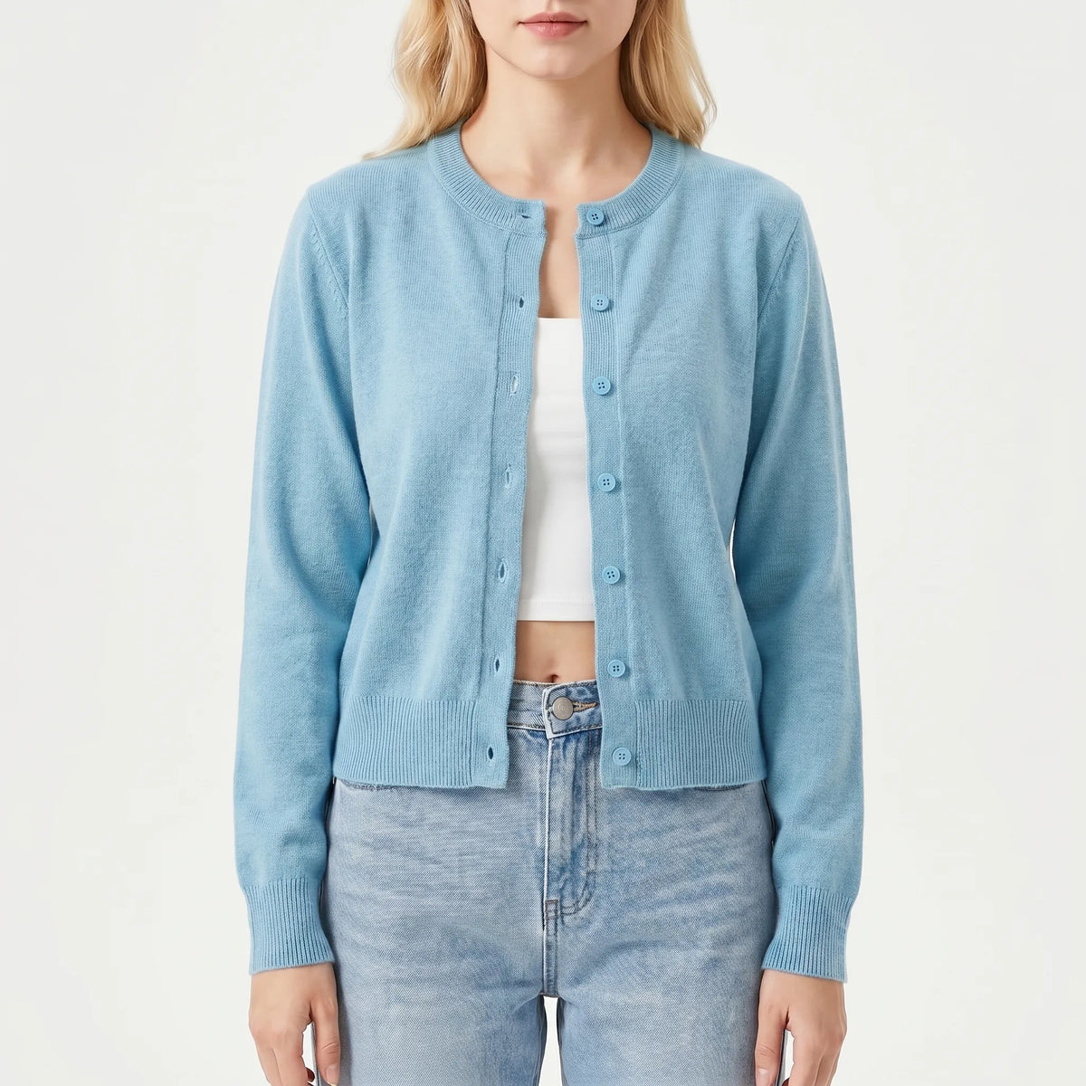 Women's long sleeve knitted cardigan with round neckline and ribbed cuffs