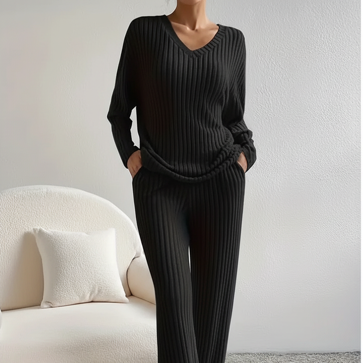 Women's ribbed V-neck lounge set with straight-leg pants