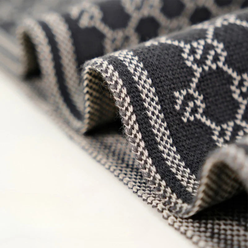 Men's woven jacquard scarf with wind-resistant weave