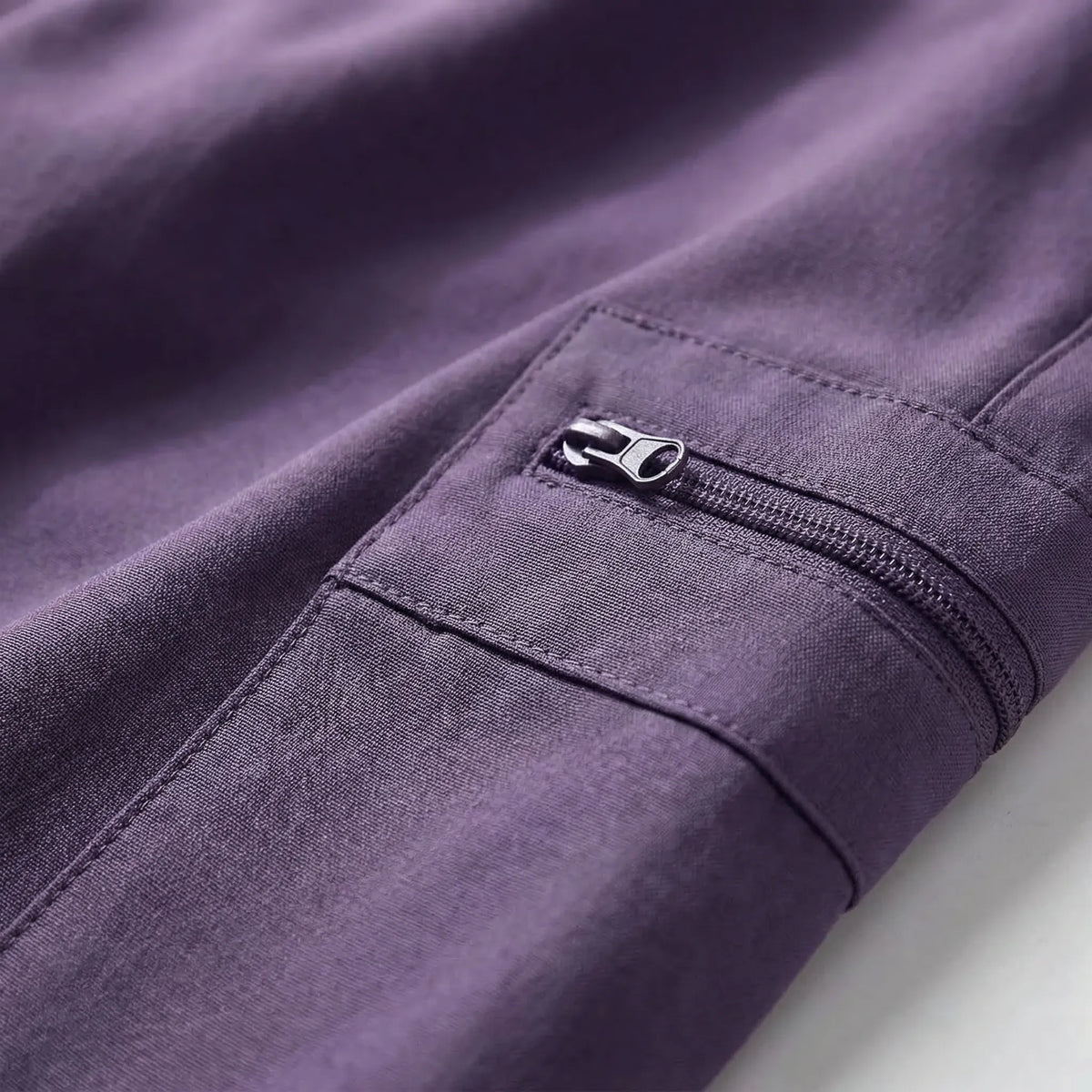 Women's lightweight hiking trousers with cargo pockets, quick-drying and water-repellent