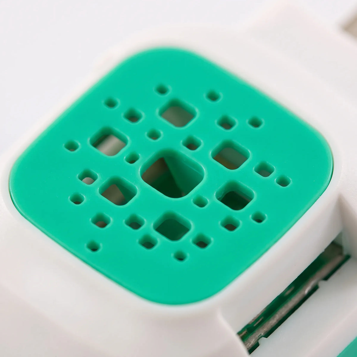 Nordspur | MozzAero Electric Plug-In Mosquito Repellent