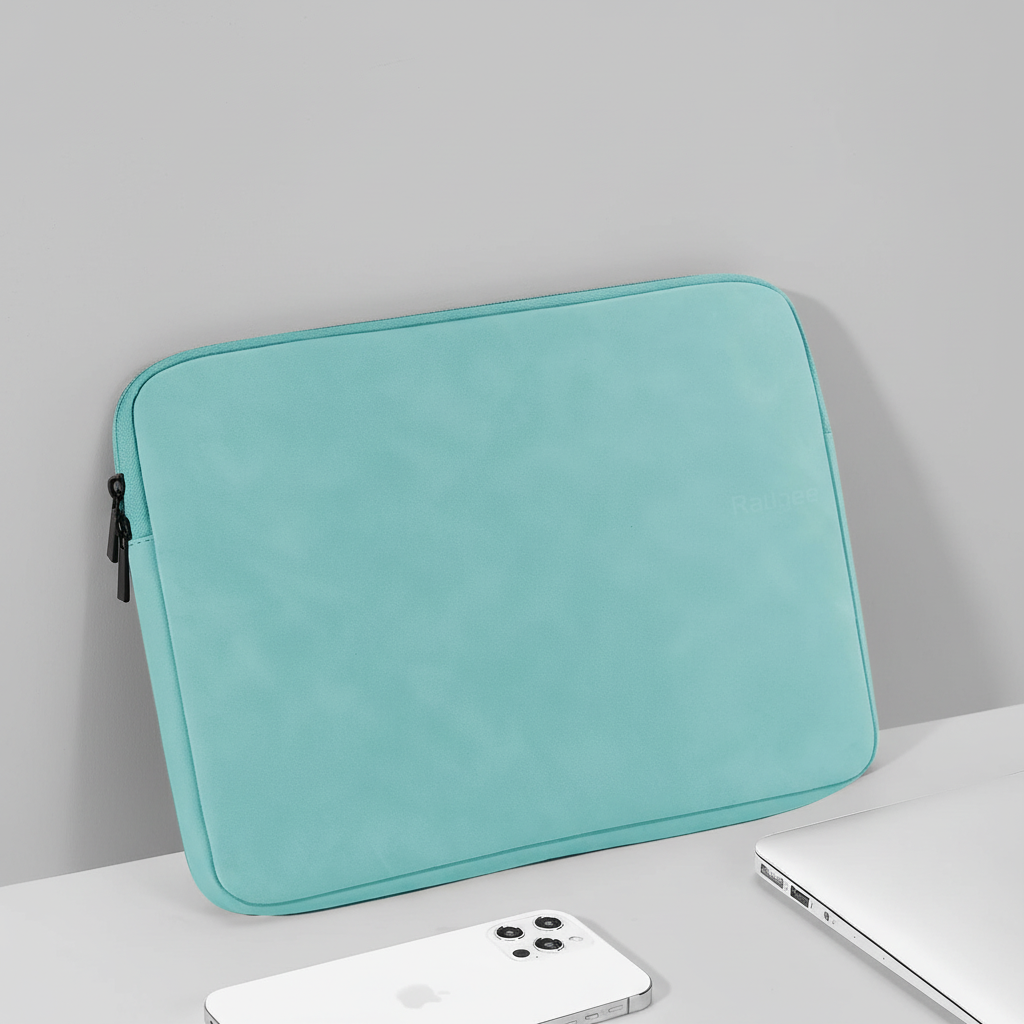 Slim laptop sleeve with water-repellent padding and full-length zip