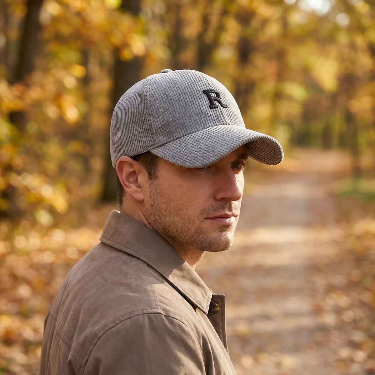 Structured corduroy baseball cap with 3D embroidered detail