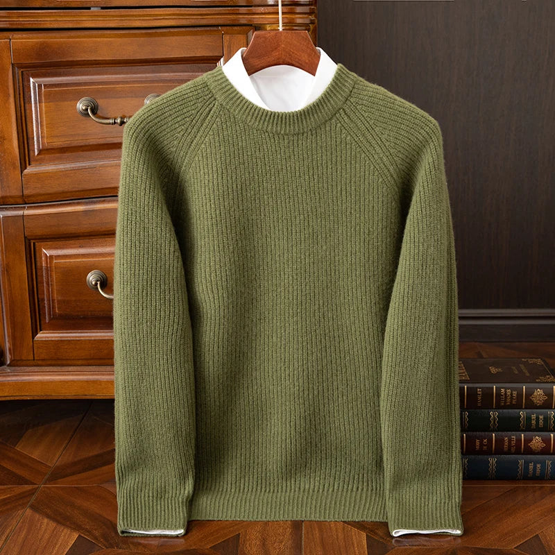 Thick merino wool pullover with raglan sleeves and crew neck