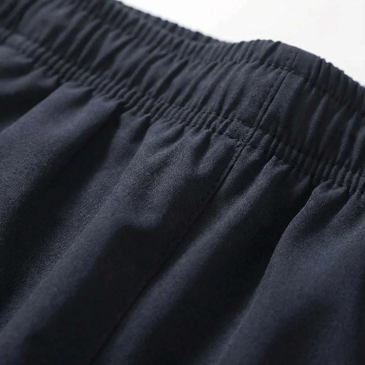 Men's quick-dry outdoor shorts with breathable fabric and UV protection
