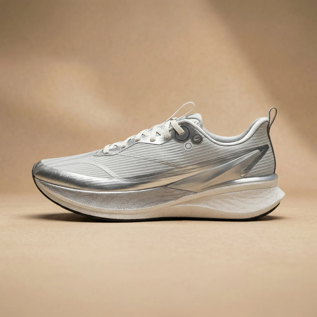Men's racing shoes with anti-slip sole and responsive BOOM FIBER cushioning