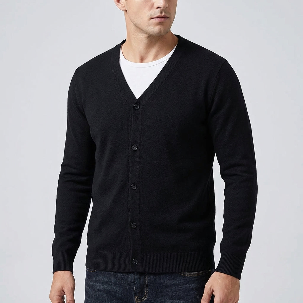 Men's slim fit V-neck cardigan in lightweight knit with button front