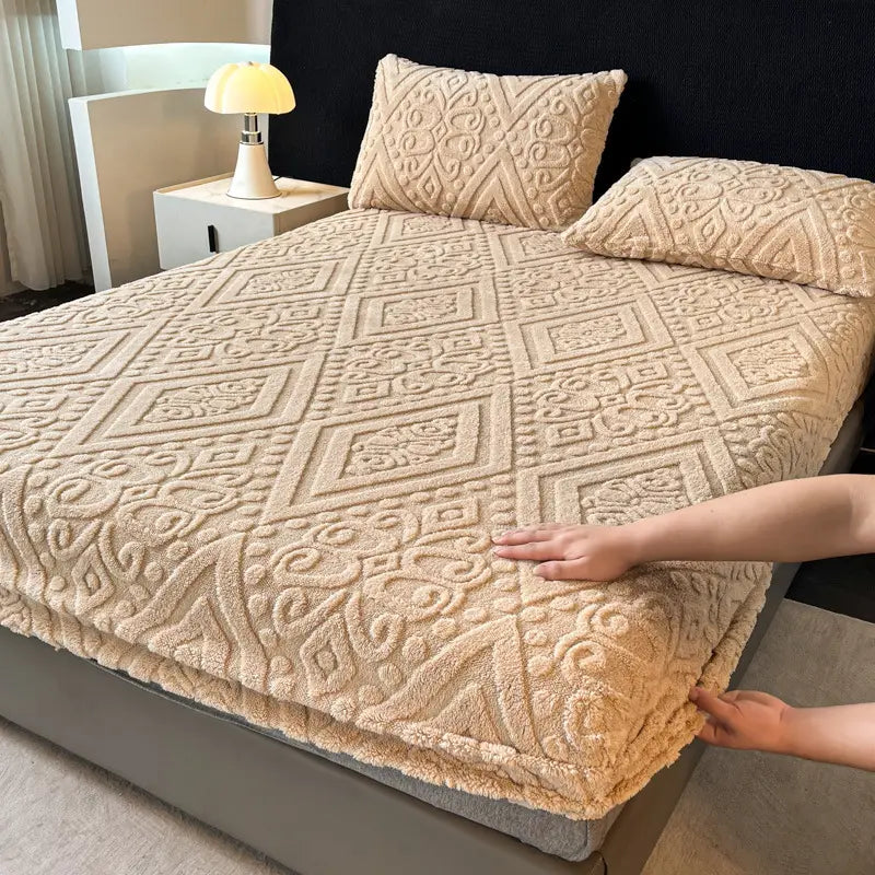 360° All-Around Stretch Plush Knit Fitted Sheet with 2 Pillowcases
