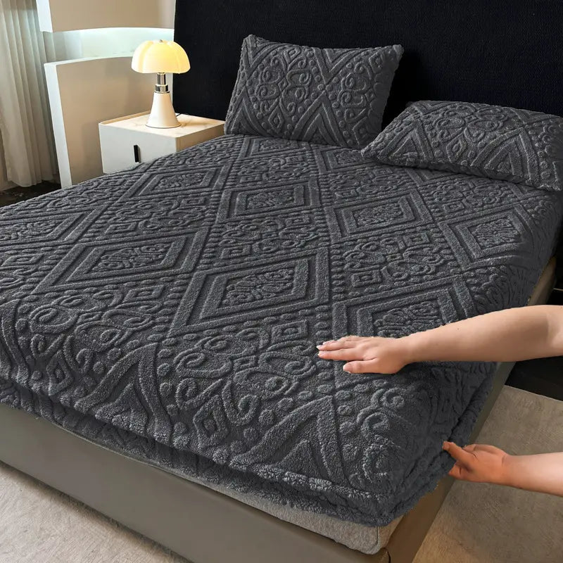 360° All-Around Stretch Plush Knit Fitted Sheet with 2 Pillowcases