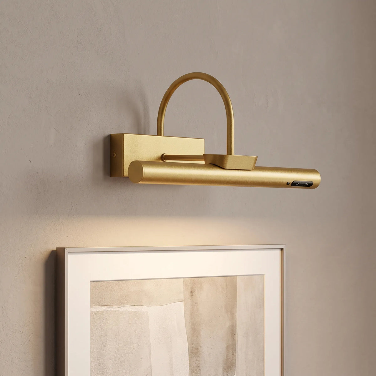 Thrives Outdoor | Glimvo Rechargeable Wall Lamp For Framed Art