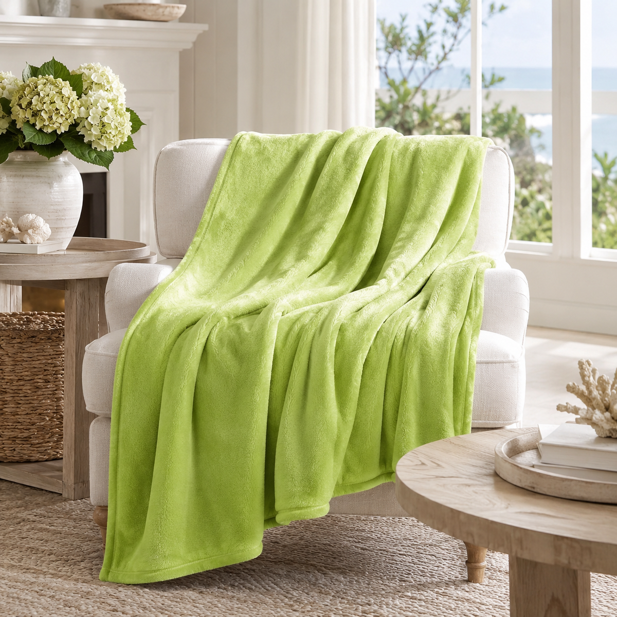 Thrives Outdoor | Snugluxe Lightweight Brushed Throw Blanket