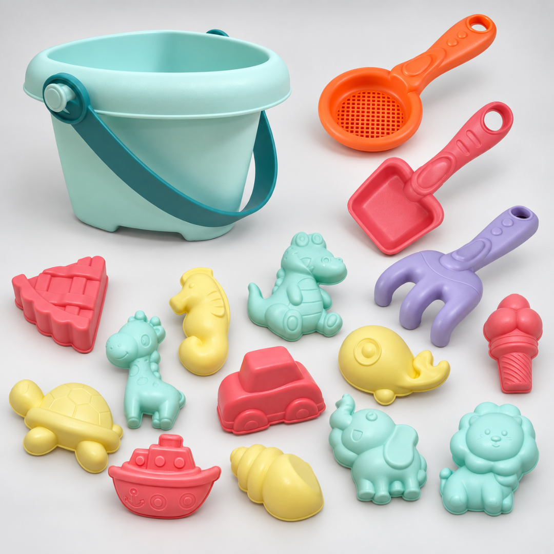 Thrives Outdoor | Sandrift Castle-Shaped Sand Bucket with Tools