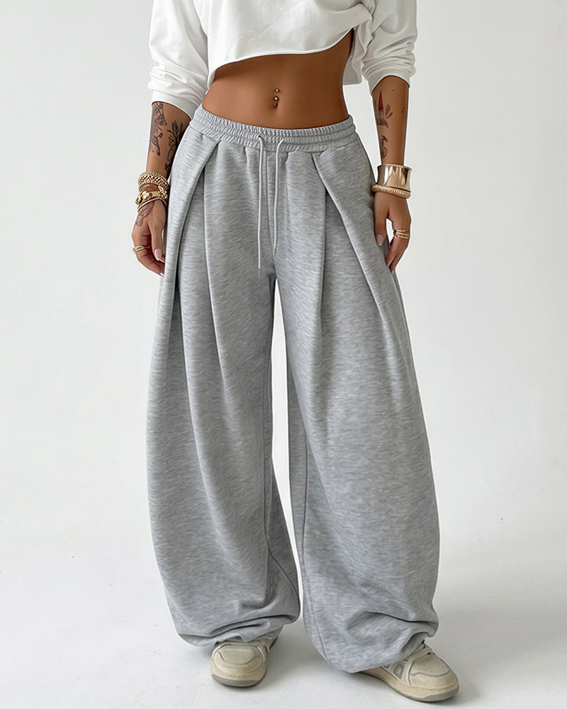The Sculpted Street Pleated Baggy Sweats