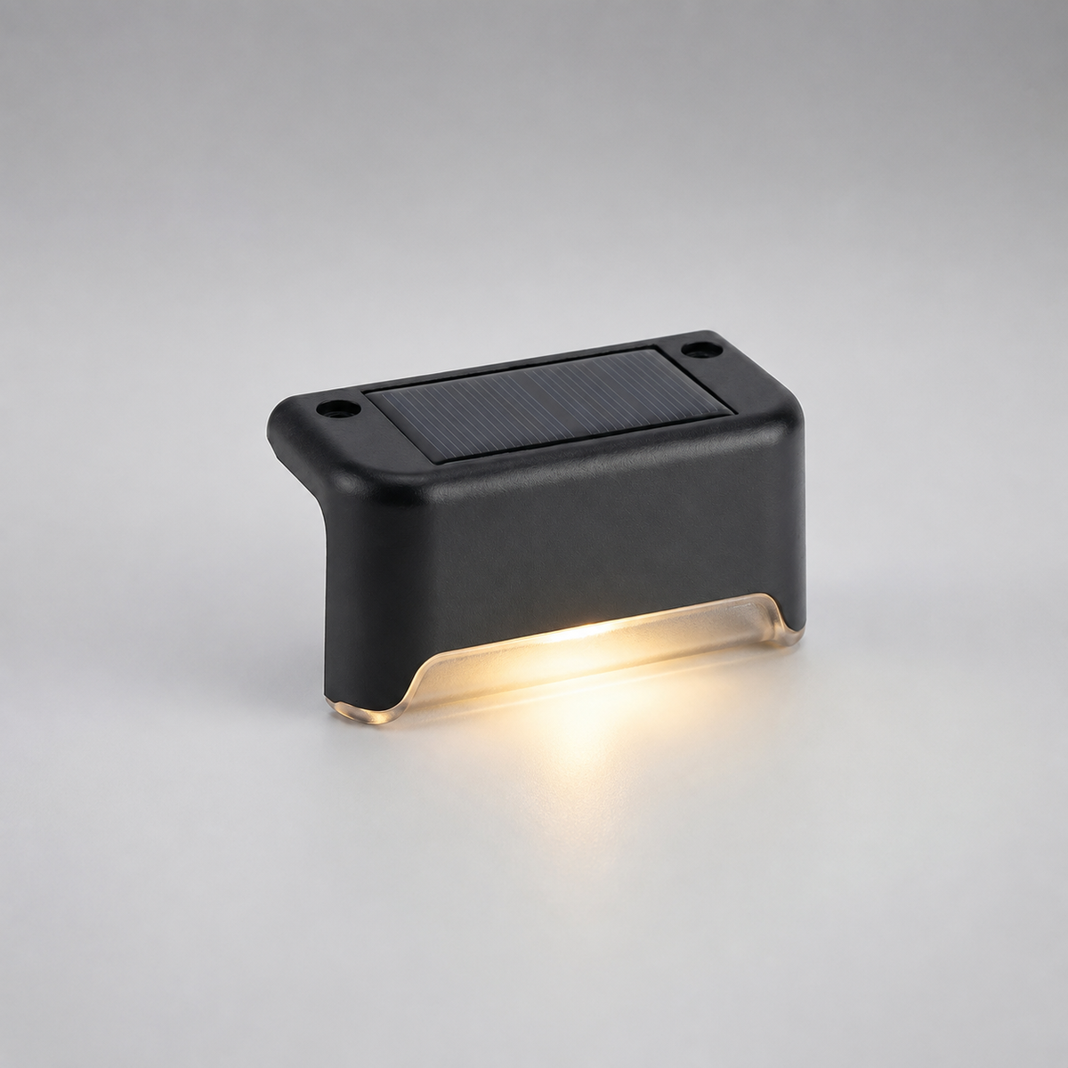 Thrives Outdoor | Soluxe Solar-Powered Outdoor Step Light