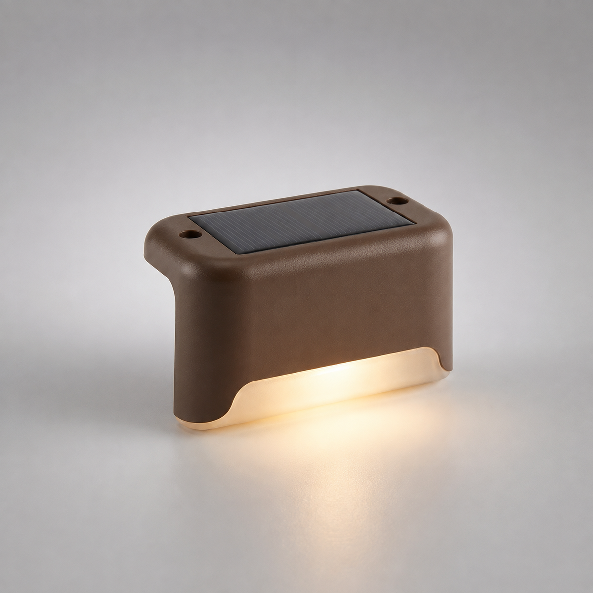 Thrives Outdoor | Soluxe Solar-Powered Outdoor Step Light