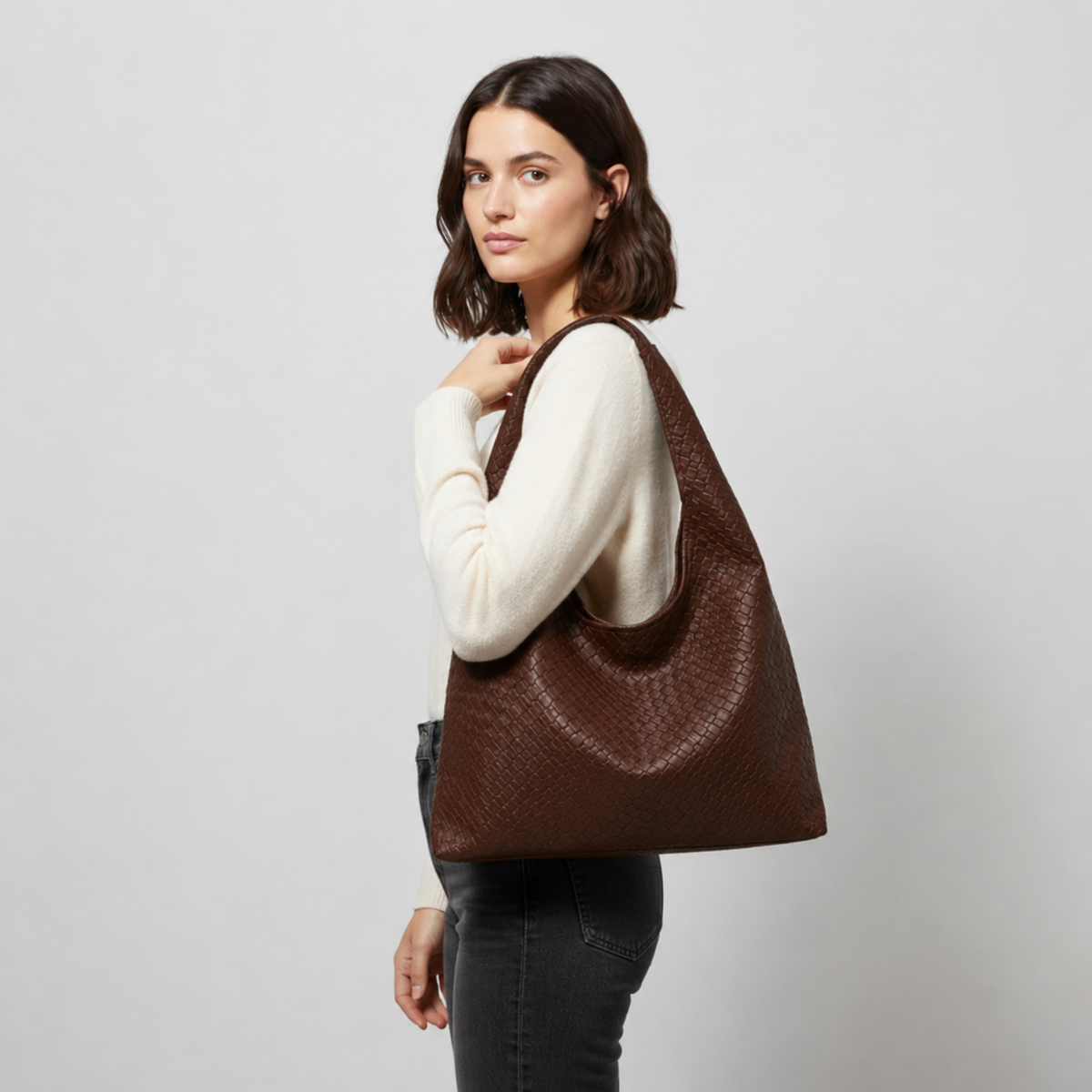 Thrives Outdoor | Large Crescent Shoulder Bag