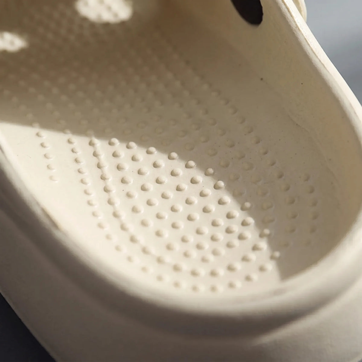 Garden clogs slip-on breathable wide toe box non-slip sole