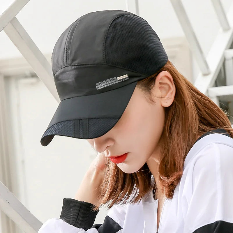 Breathable mesh baseball cap for sports and outdoor activities