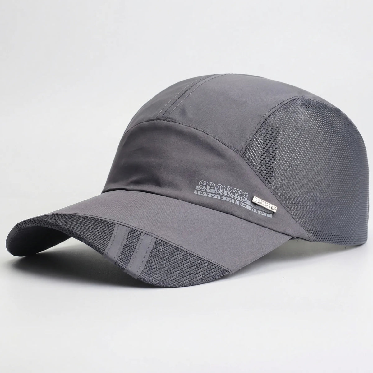 Breathable mesh baseball cap for sports and outdoor activities