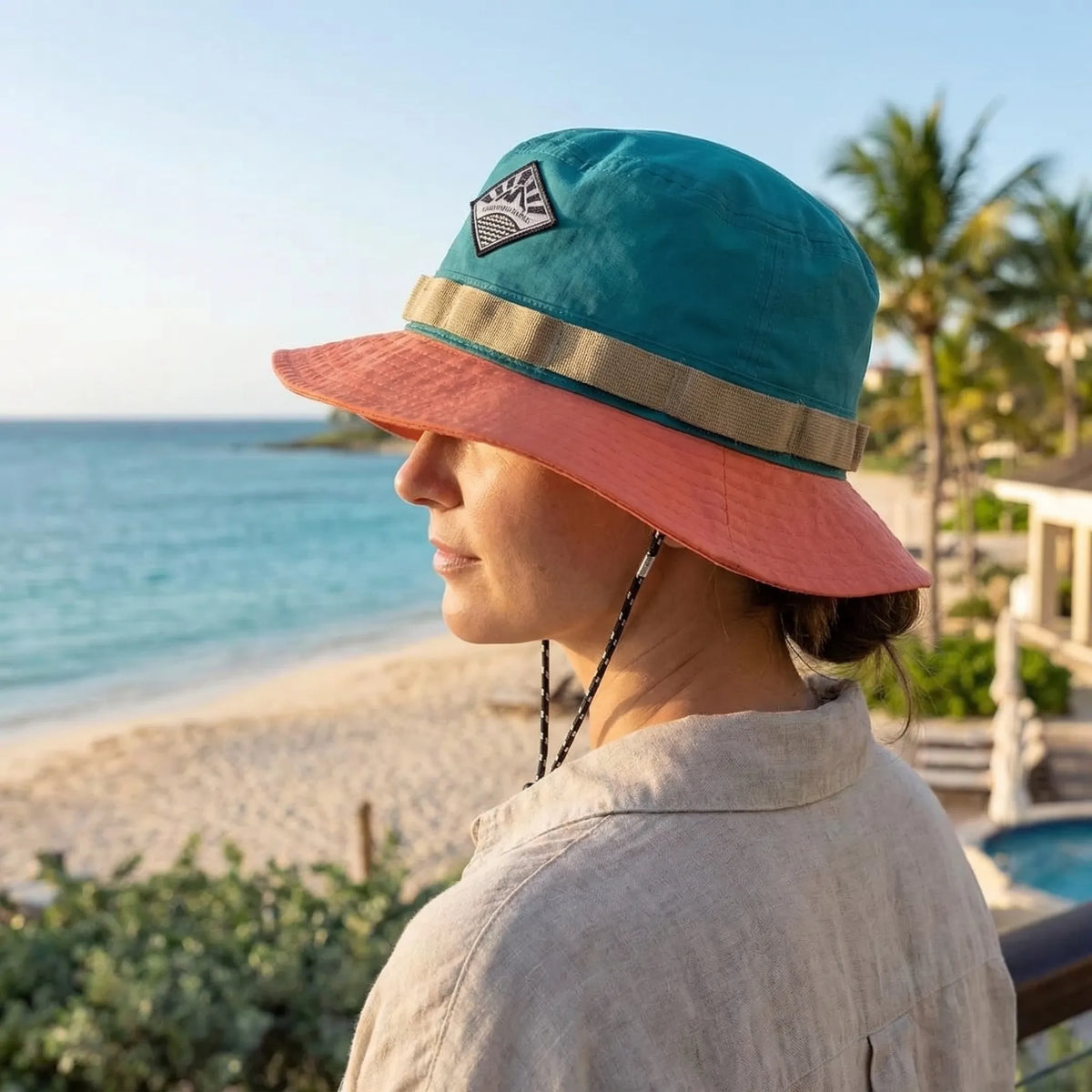 Colour-block bucket hat with quick-dry fabric and adjustable chin strap