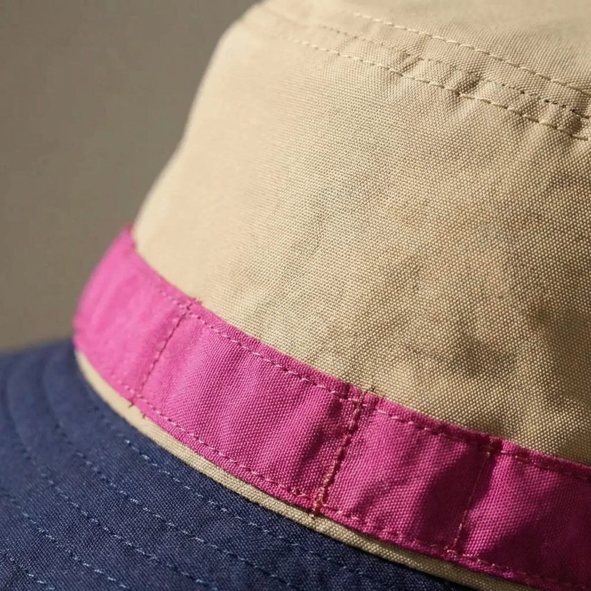 Colour-block bucket hat with quick-dry fabric and adjustable chin strap