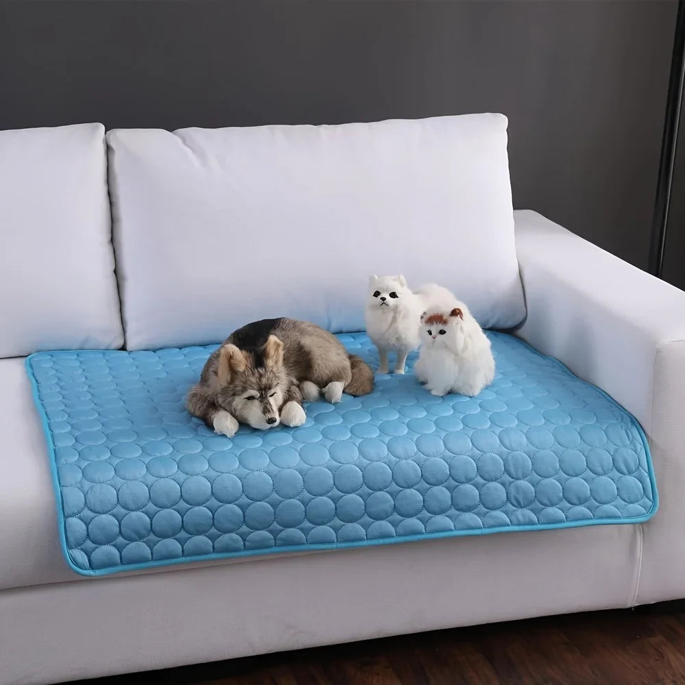 Quilted cooling mat for pets with breathable pebble-pattern surface