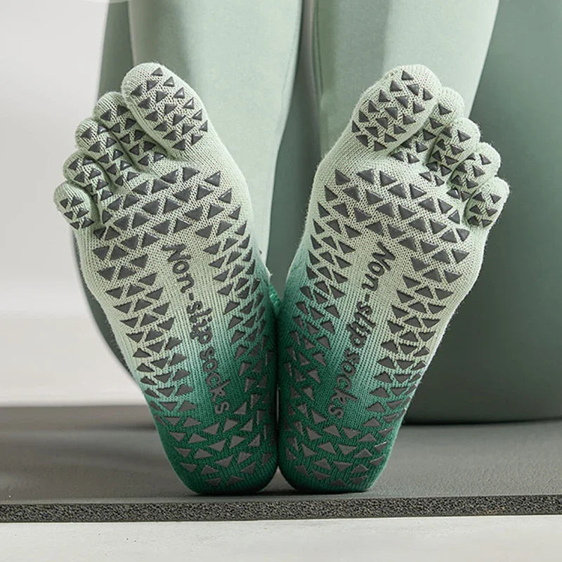 Five toe non-slip yoga socks with silicone grip sole