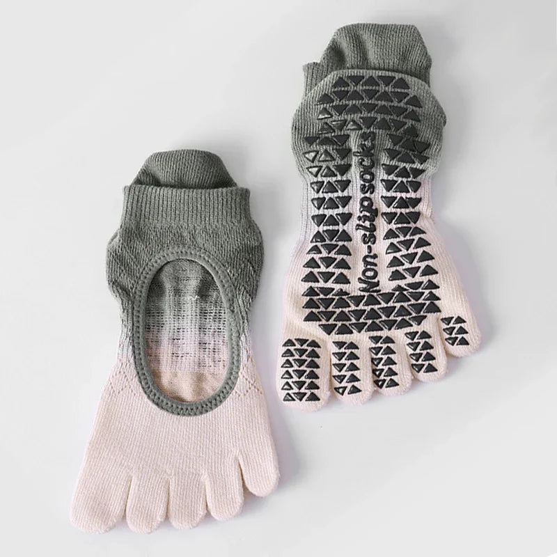 Five toe non-slip yoga socks with silicone grip sole