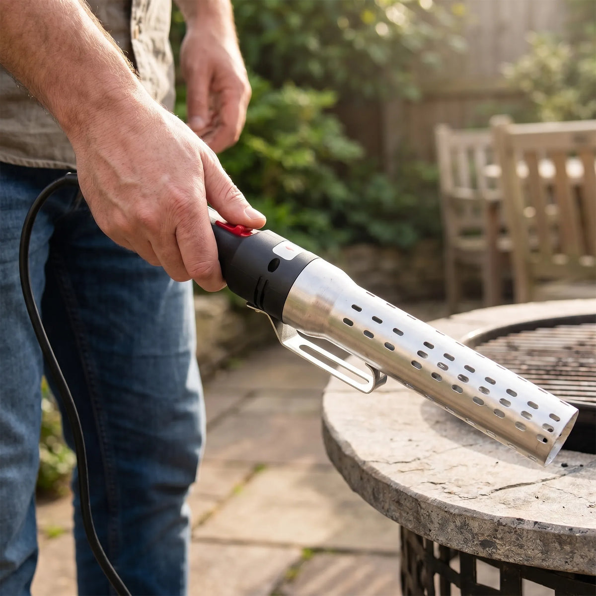 Electric hot air BBQ lighter with long nozzle and rest position