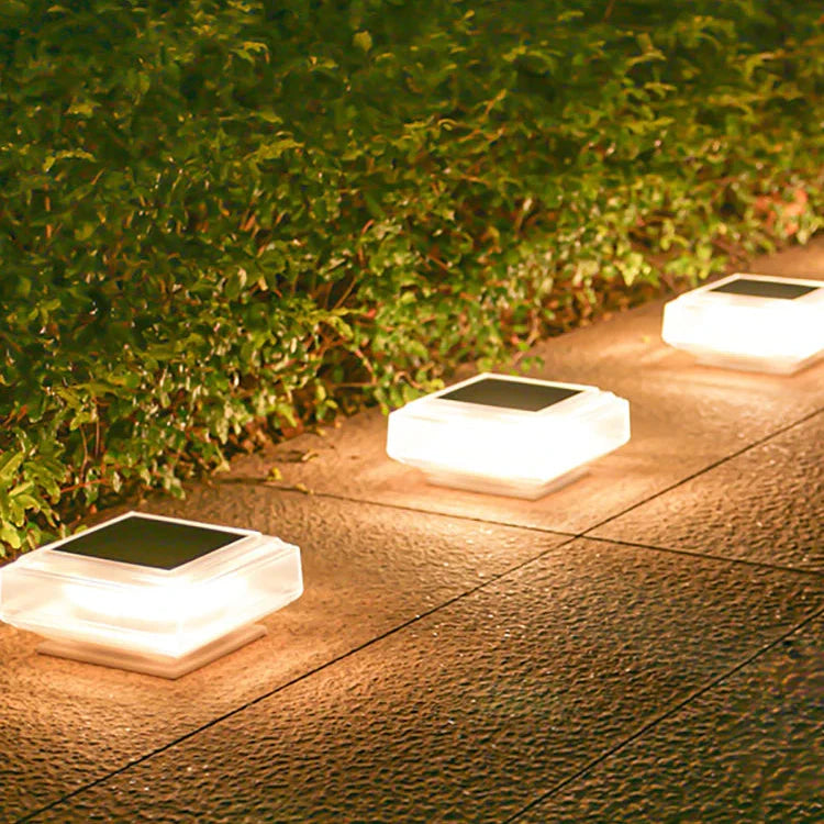 Solar post cap light with 30 LEDs and waterproof design for garden fences