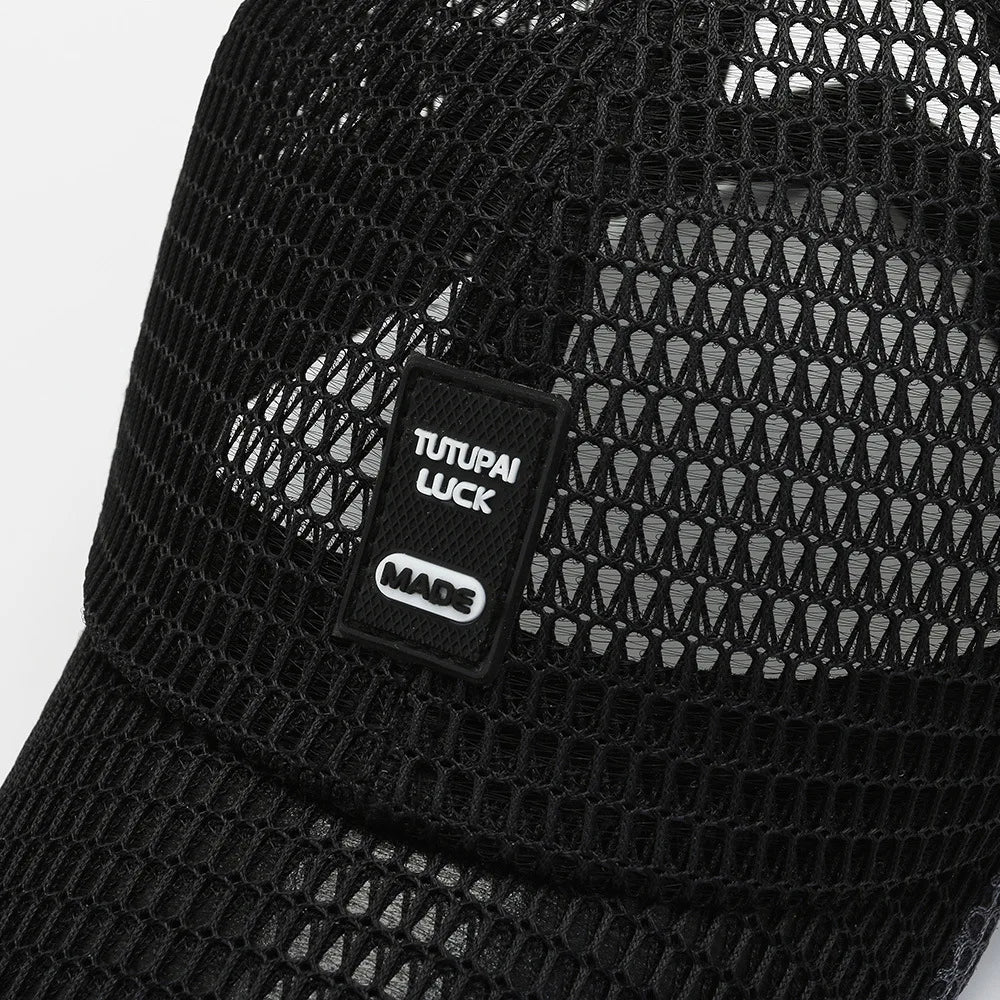 Breathable mesh baseball cap with snapback closure for outdoor wear