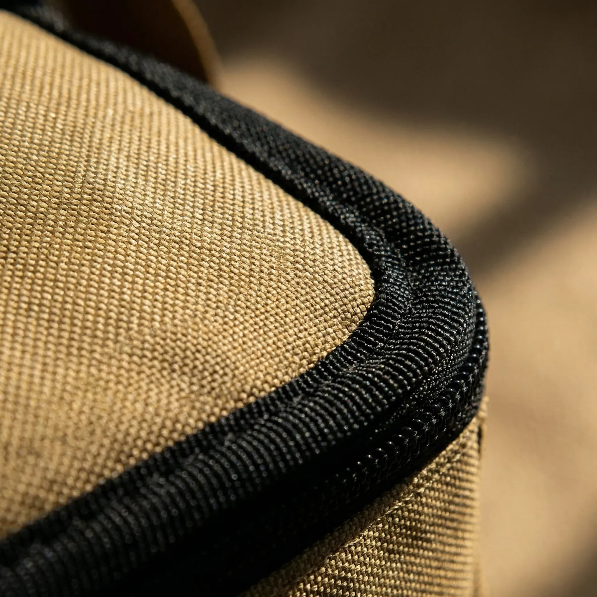Large insulated picnic organiser bag with multiple compartments for tableware and cookware