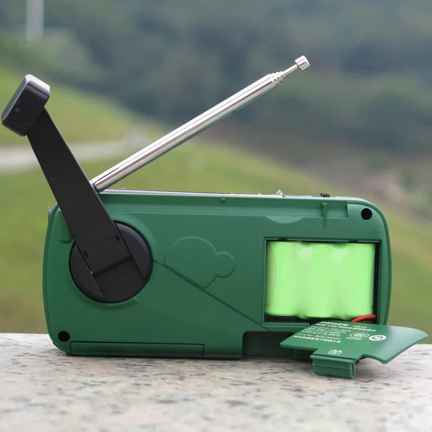 Hand crank emergency radio with built-in torch and USB charger