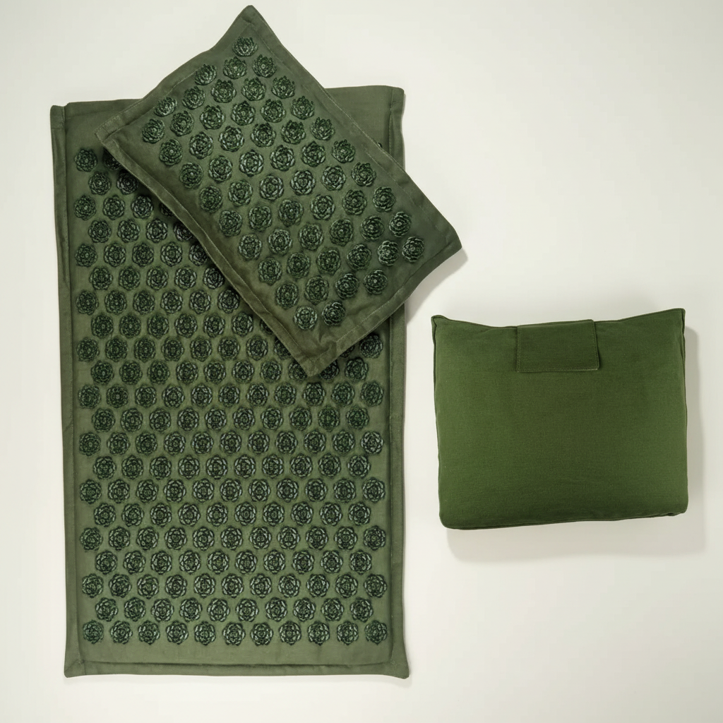 Portable acupressure mat set with lotus points for tension relief
