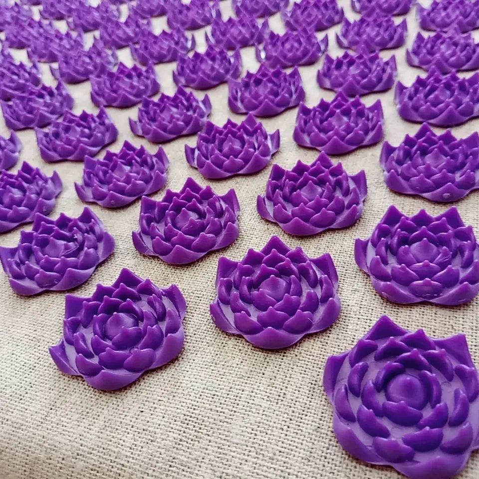 Portable acupressure mat set with lotus points for tension relief