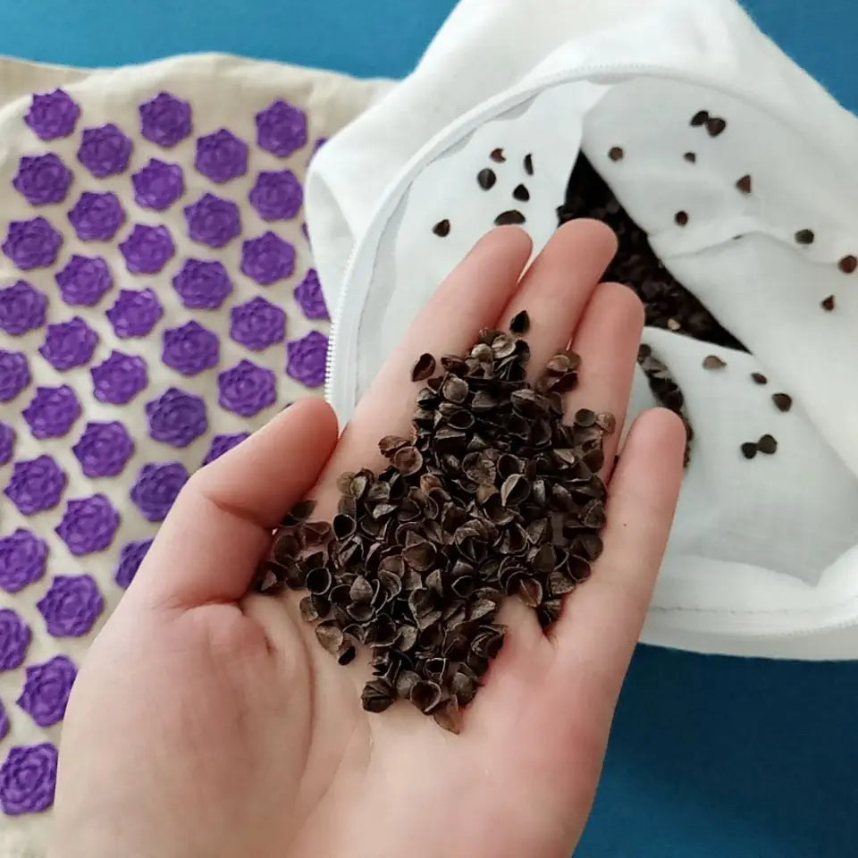Portable acupressure mat set with lotus points for tension relief