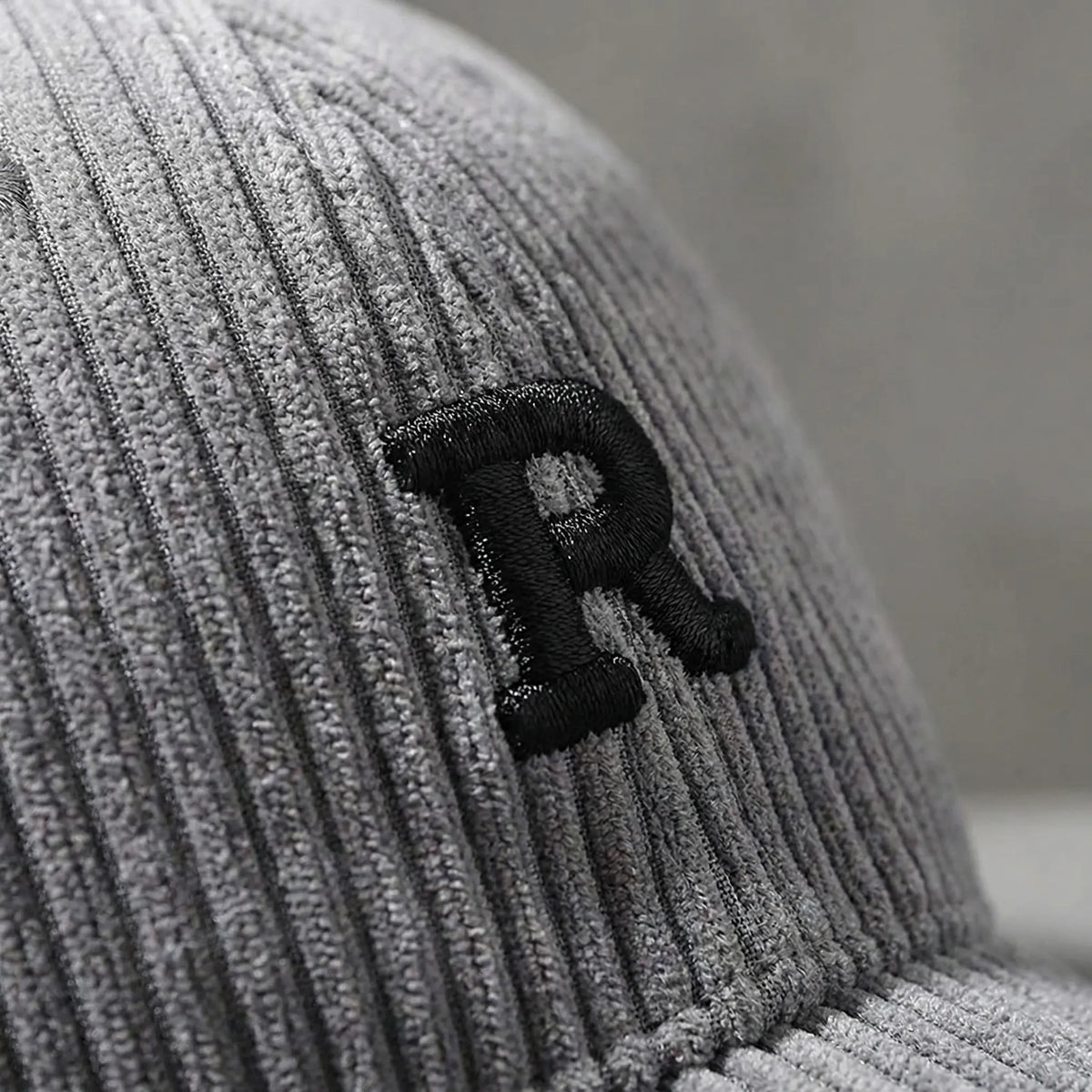 Structured corduroy baseball cap with 3D embroidered detail